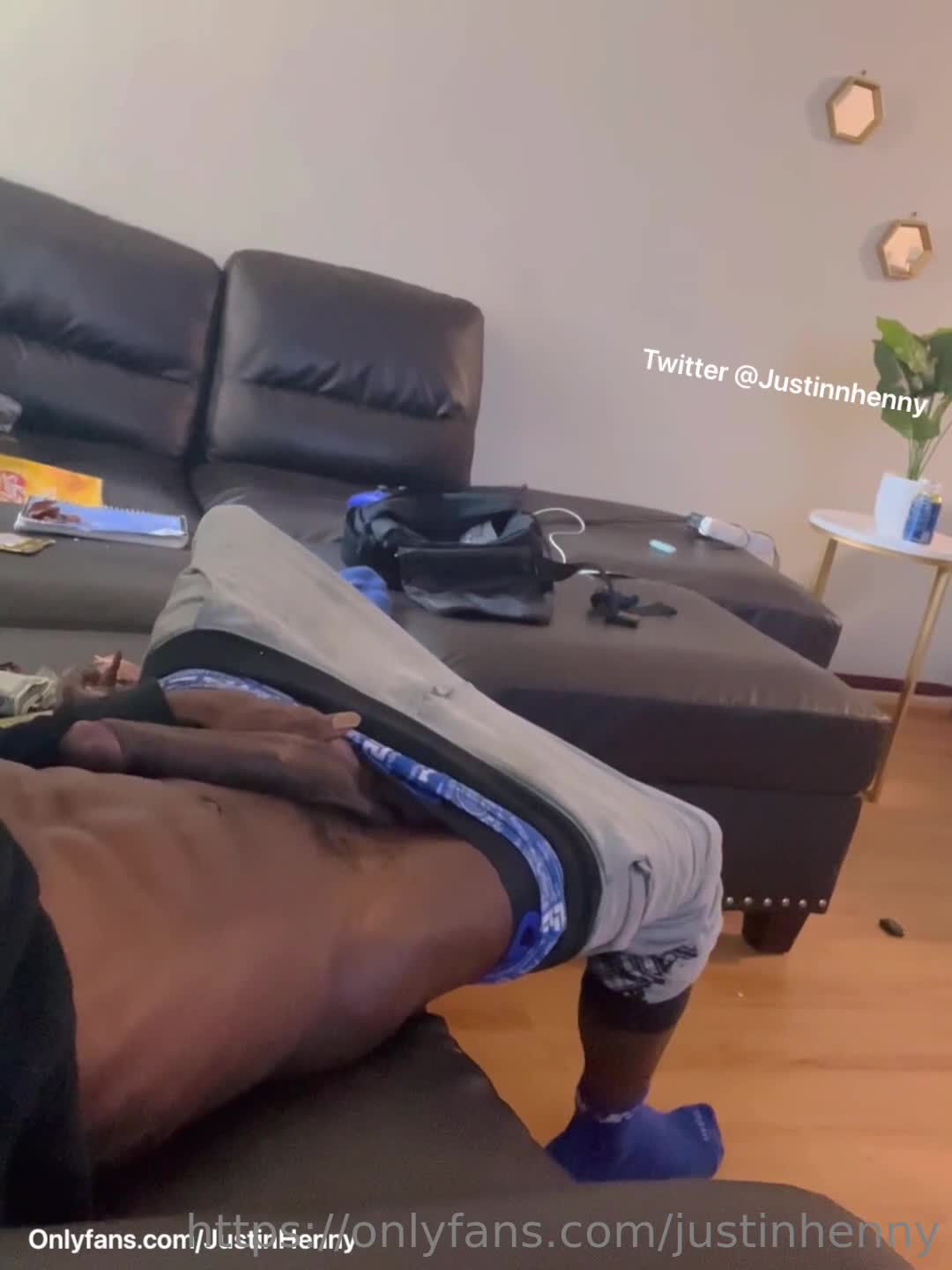 Justin Henny Jacks His Big Black Dick Again
